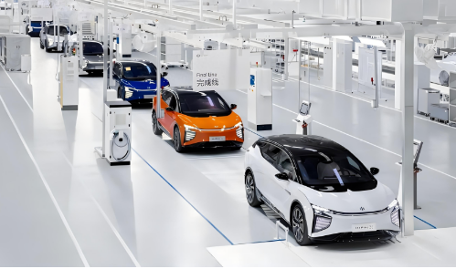 數(shù)據(jù)勾勒國產汽車“汽”勢如虹發(fā)展軌跡 “國貨之光”凝聚旺盛人氣