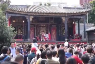 樓宇天臺(tái)、崖壁步道、中式婚宴……消費(fèi)場(chǎng)景國(guó)潮與現(xiàn)代交織 釋放消費(fèi)潛力