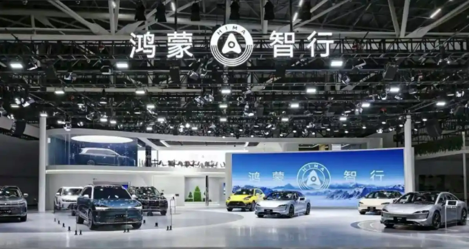 鴻蒙AI智慧屏首發(fā) 鴻蒙智行已累計交付70萬輛車