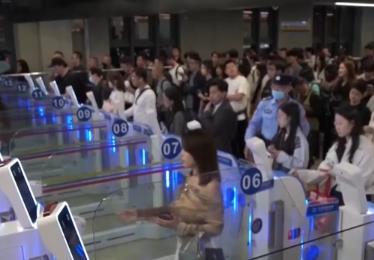 “演唱會(huì)+文旅”帶火夜游、夜演消費(fèi) 大灣區(qū)居民跨境觀演觀賽熱度攀升