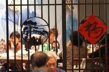 消費(fèi)新模式點(diǎn)亮社交新場景“圈粉”老年人 數(shù)據(jù)顯示銀發(fā)經(jīng)濟(jì)大有可為