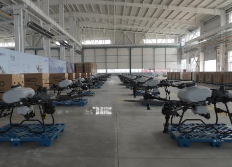 聯(lián)合飛機哈爾濱基地一年建成投產(chǎn) 首批Q100農(nóng)業(yè)植保無人機下線