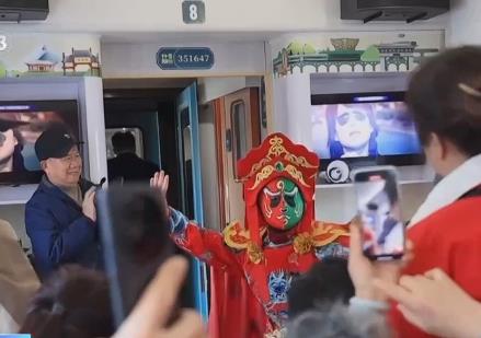 “銀發(fā)列車”為何一票難求？