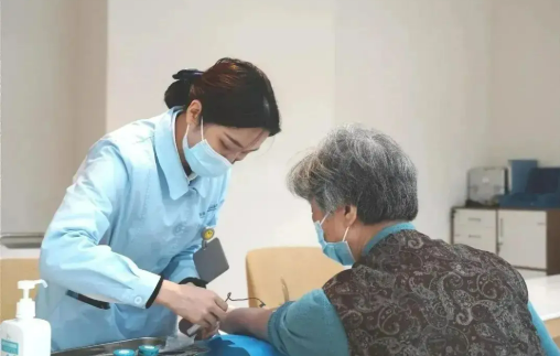 七部門發(fā)文：推進(jìn)長(zhǎng)期照護(hù)專業(yè)化、職業(yè)化發(fā)展