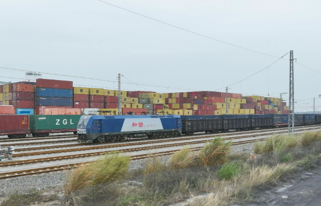 西部陸海新通道班列運(yùn)輸貨物同比增長(zhǎng)71.6%