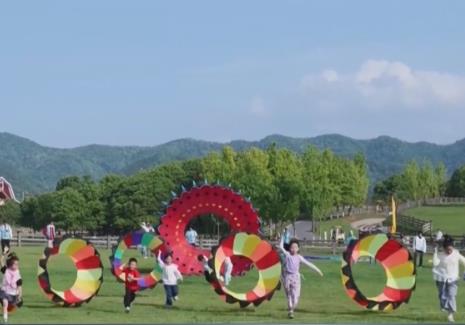 “四好農(nóng)村路”帶火“鄉(xiāng)村游” “白加黑”多業(yè)態(tài)融合點亮鄉(xiāng)村旅游新消費