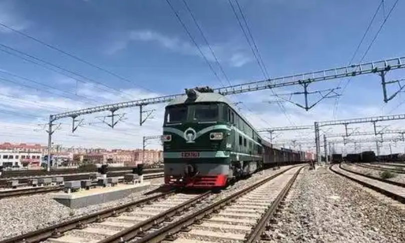 首列中歐班列（烏魯木齊）鐵路運(yùn)郵專列開(kāi)行