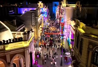 “一秒入戲”穿越、亭臺樓閣火樹銀花 多樣“夜”態(tài)激活消費新活力