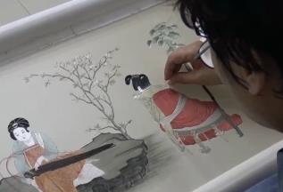 錦繡交輝 千年技藝與現(xiàn)代創(chuàng)新交織“繡”出新生機