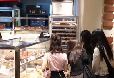 “年輕力”打造消費新圖景 “小而美”店鋪激活城市消費新潛能