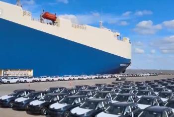 中國汽車“出?！辈椒ゲ粩嗉铀?自主品牌創(chuàng)新力不斷提升