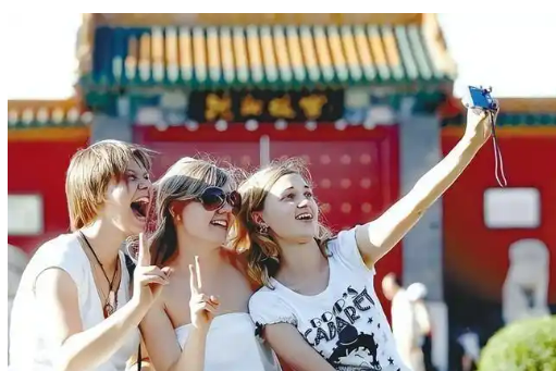 架起交往交流、相知相近的重要橋梁——“中國經濟圓桌會”共話“中國游”