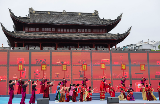 中國旅游日活動火熱 “真金白銀”提振文旅市場