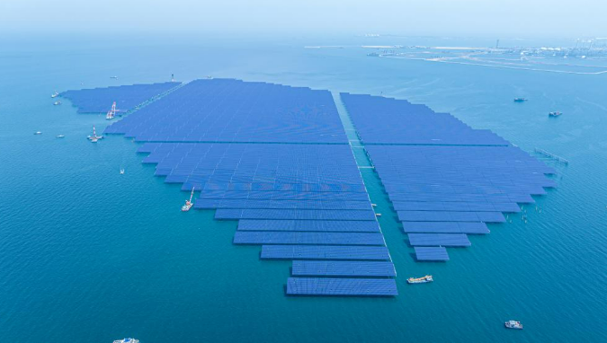 中廣核煙臺招遠400兆瓦海上光伏項目全容量并網(wǎng)發(fā)電