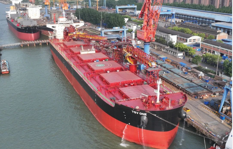 中船澄西成功交付全球最大重力式自卸船“曼哈迪”號(hào)