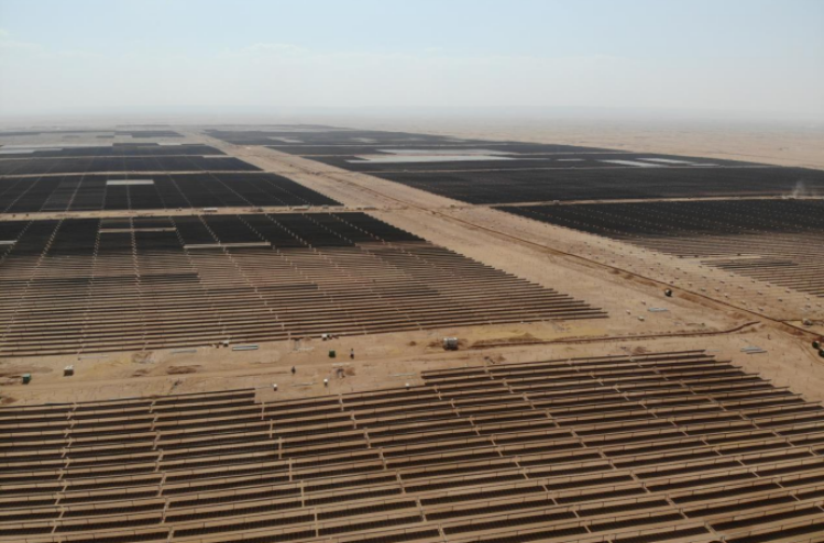 中國能建承建埃及最大單體光伏項(xiàng)目正式移交