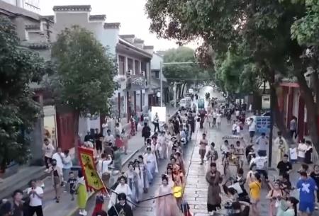 文化“活起來”經(jīng)濟“火起來” “傳統(tǒng)節(jié)日+”讓“老”傳統(tǒng)蝶變“新”風口