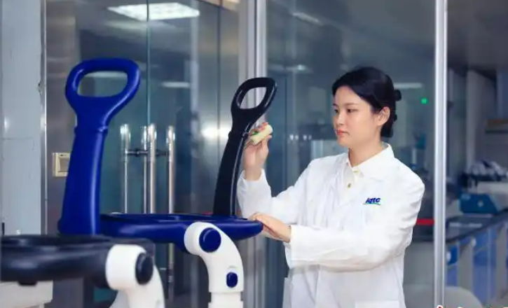 全國嬰童用品標(biāo)準(zhǔn)化技術(shù)委員會成立