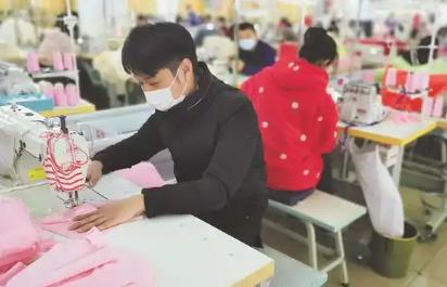 “裁縫之鄉(xiāng)”湖北潛江搶灘戶外服裝市場(chǎng)