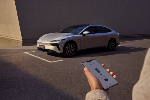 15萬內(nèi)新能源轎車安全大比拼：三款熱門車型盤點