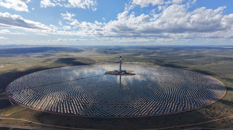 撒哈拉以南非洲首個塔式熔鹽光熱電站項目正式投入商業(yè)運(yùn)行