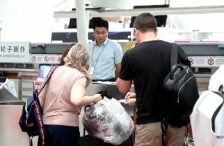 “中國游”帶熱“中國購”！境外旅客到深圳“旅游+掃貨”熱情高漲