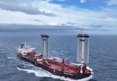 古典“風(fēng)帆”牽手現(xiàn)代油輪 航運(yùn)業(yè)綠色轉(zhuǎn)型凸顯“中國(guó)智慧”