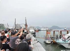 邊關(guān)引客如潮 國門游熱力十足