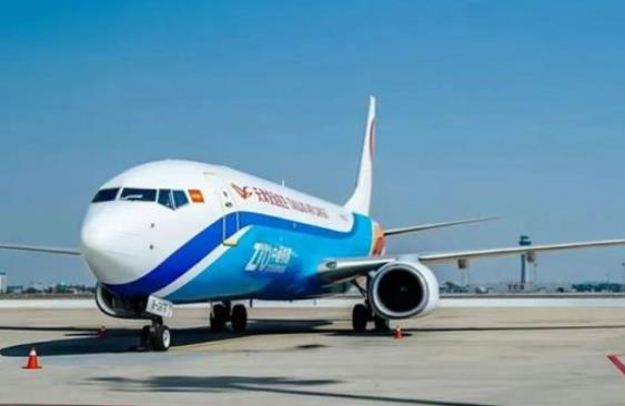 從地面到天空 快遞巨頭競逐航空貨運賽道