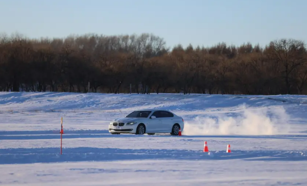冷資源撬動熱賽道 寒區(qū)試車拉長產(chǎn)業(yè)鏈