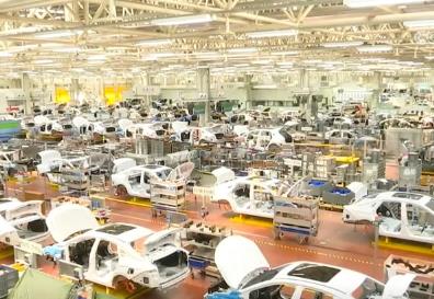 產(chǎn)銷量雙突破！上半年汽車工業(yè)“成績(jī)單”驚艷 下半年汽車消費(fèi)有望繼續(xù)增長(zhǎng)