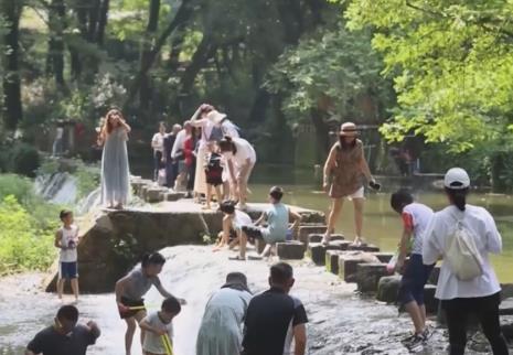 各地不斷“上新”打造夏季旅游新名片 “暑期經(jīng)濟”燃動消費“熱”力