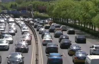 促消費(fèi)政策發(fā)力顯效 上半年我國汽車產(chǎn)銷量均超1500萬輛