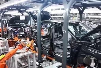 科技賦能 新能源汽車“跑”出“智造”加速度