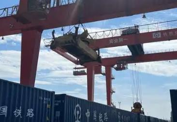 全國首例特型鋼軌海鐵聯(lián)運(yùn)試驗(yàn)成功