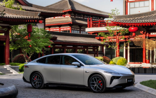 15萬預(yù)算，年輕人的第一臺(tái)電怎么選？2025款東風(fēng)奕派007或許是最優(yōu)解