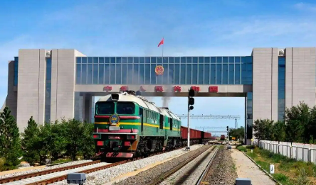 內(nèi)蒙古二連鐵路口岸今年進(jìn)出口運量突破1000萬噸