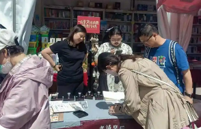 小印章撬動大流量 “跑章熱”丈量文化消費(fèi)新路徑