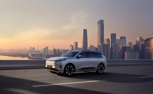 ?東風(fēng)奕派eπ008五座版：20萬級(jí)“魔術(shù)空間王”，家庭舒適出行最優(yōu)解？