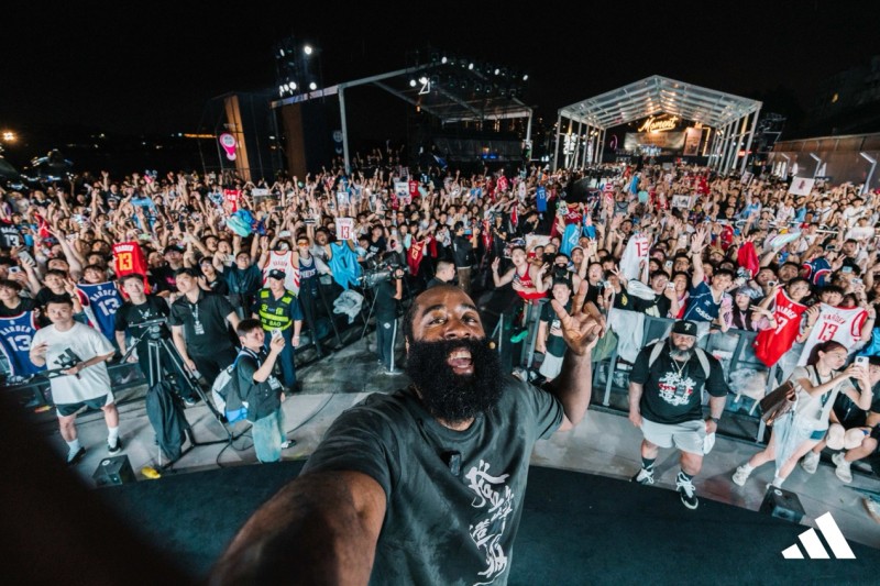 國際球星來華引爆“足籃盛夏”，解碼阿迪達斯助力中國體育事業(yè)的長效邏輯