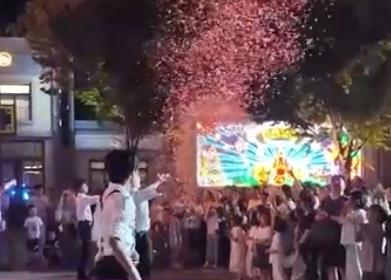 人氣足 文旅熱 消費(fèi)旺 新場景新“夜”態(tài)點(diǎn)燃繽紛夏日 暑期經(jīng)濟(jì)“熱”力十足