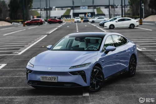 誰說15萬只能買買菜車？eπ007電動尾翼+3.7秒破百，性能黨狂喜！