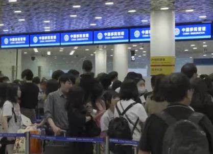 簽證便利化、“避暑游”“夜經(jīng)濟(jì)”釋放吸引力 “中國(guó)游”成暑期“熱”體驗(yàn)