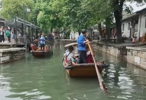 外國(guó)游客激增 暑期“中國(guó)游”有哪些新特點(diǎn)？