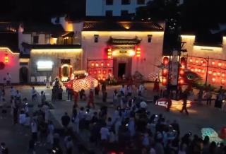 多彩“夜”態(tài)成為文旅“流量密碼” “夜經(jīng)濟”點亮夏日消費新空間