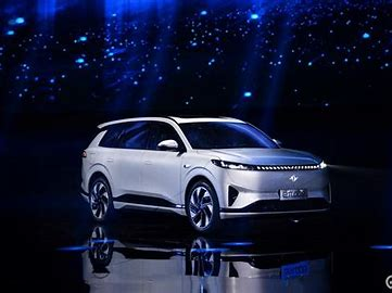 “需求直通+高效決策！東風(fēng)奕派‘鐵三角’機(jī)制重塑央企創(chuàng)新力”