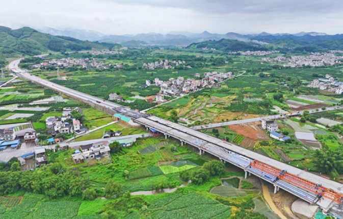 “數(shù)智化”助力！荔浦連線高速公路項目主線全線順利貫通