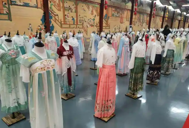 山東曹縣：一條裙子帶動(dòng)的百億產(chǎn)業(yè)鏈