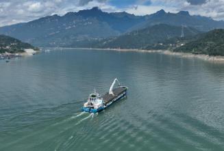 全國(guó)首艘！“三峽護(hù)壩1號(hào)”完成試航交付