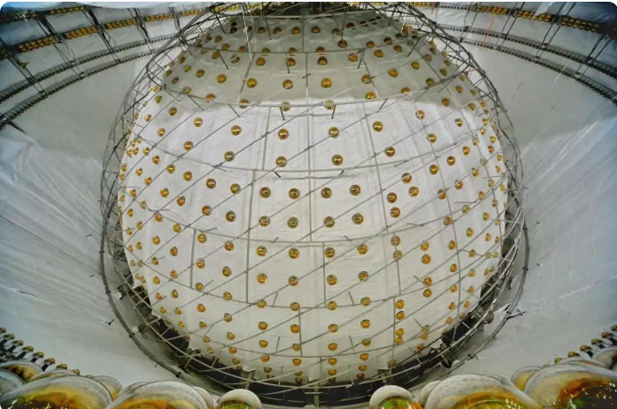 地下700米捕捉“幽靈粒子” 我國(guó)開啟中微子研究新篇章